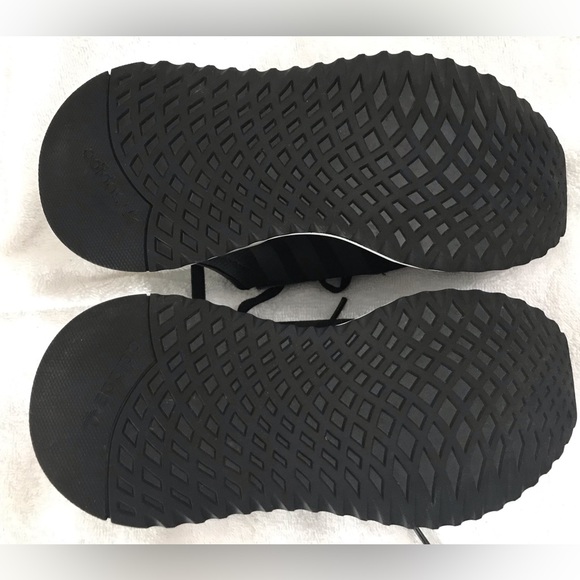 Adidas U_Path XJ size Y5 or women 6.5 New With Box. Black & White - Picture 5 of 7